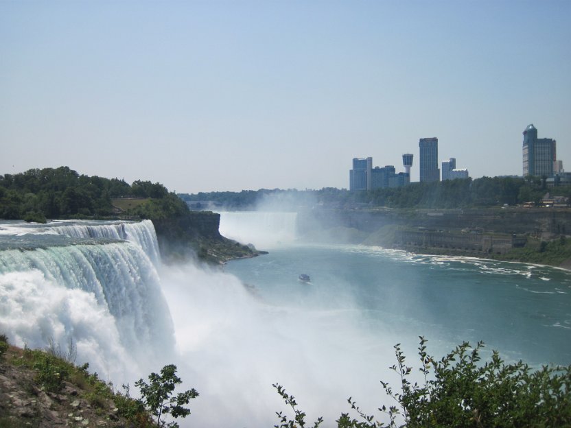 024-Maid of the Mist going to Horseshoe Falls-American Falls on left-Canadian side on right.jpg